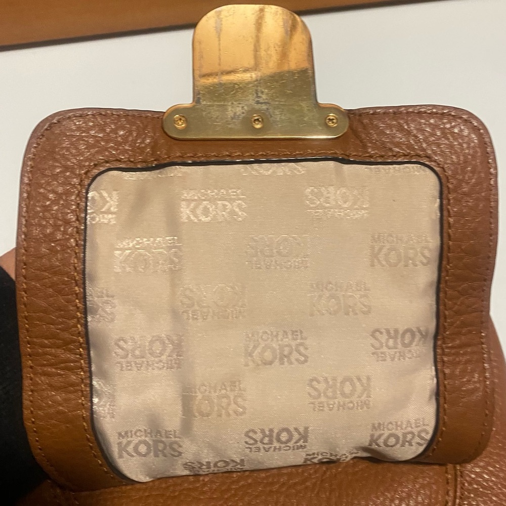 Michael Kors Charlton Crossbody - Picture 13 of 16